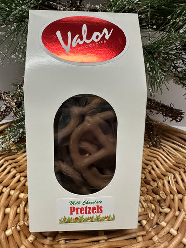Happy Holidays Milk Chocolate Pretzel Gift Box 🥨